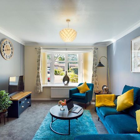 247 Serviced Accommodation In Telford- 3Br House Exterior foto