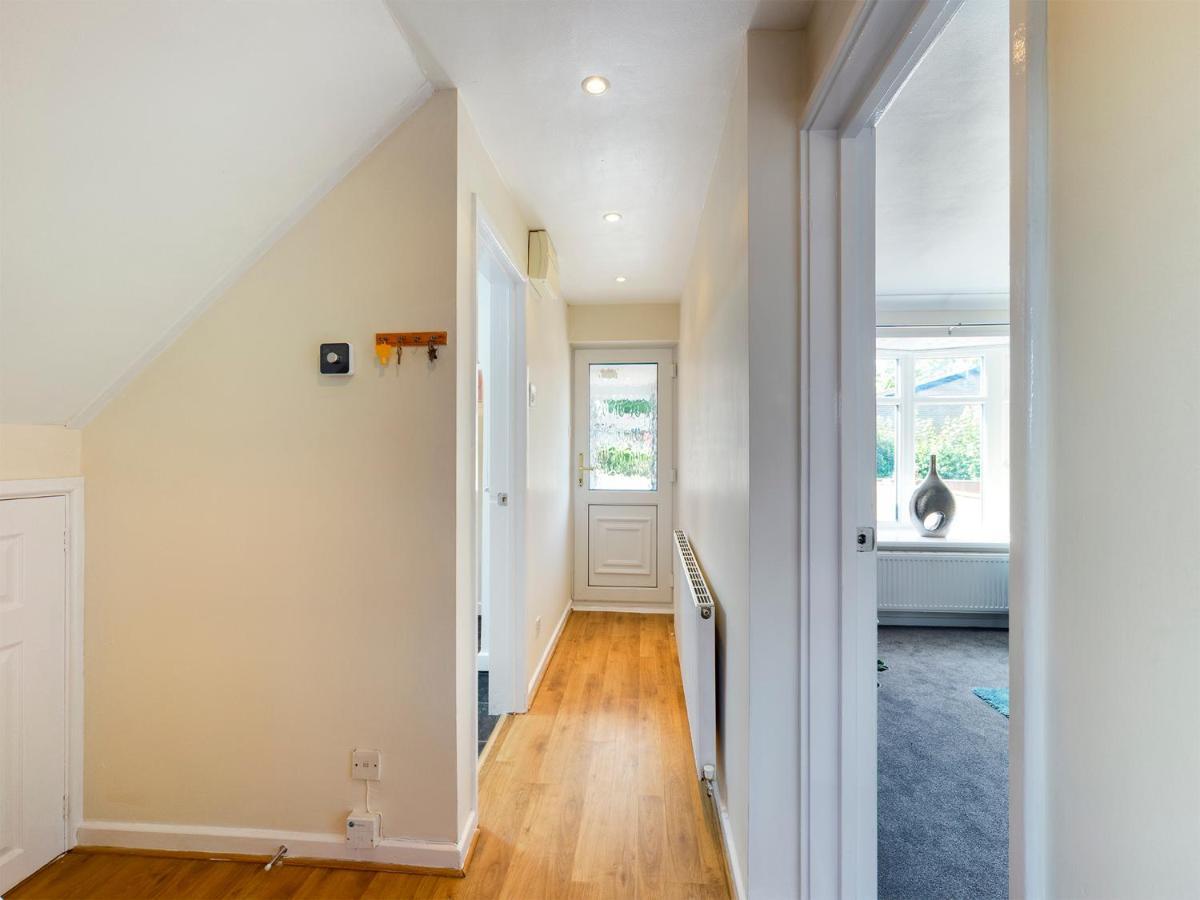 247 Serviced Accommodation In Telford- 3Br House Exterior foto